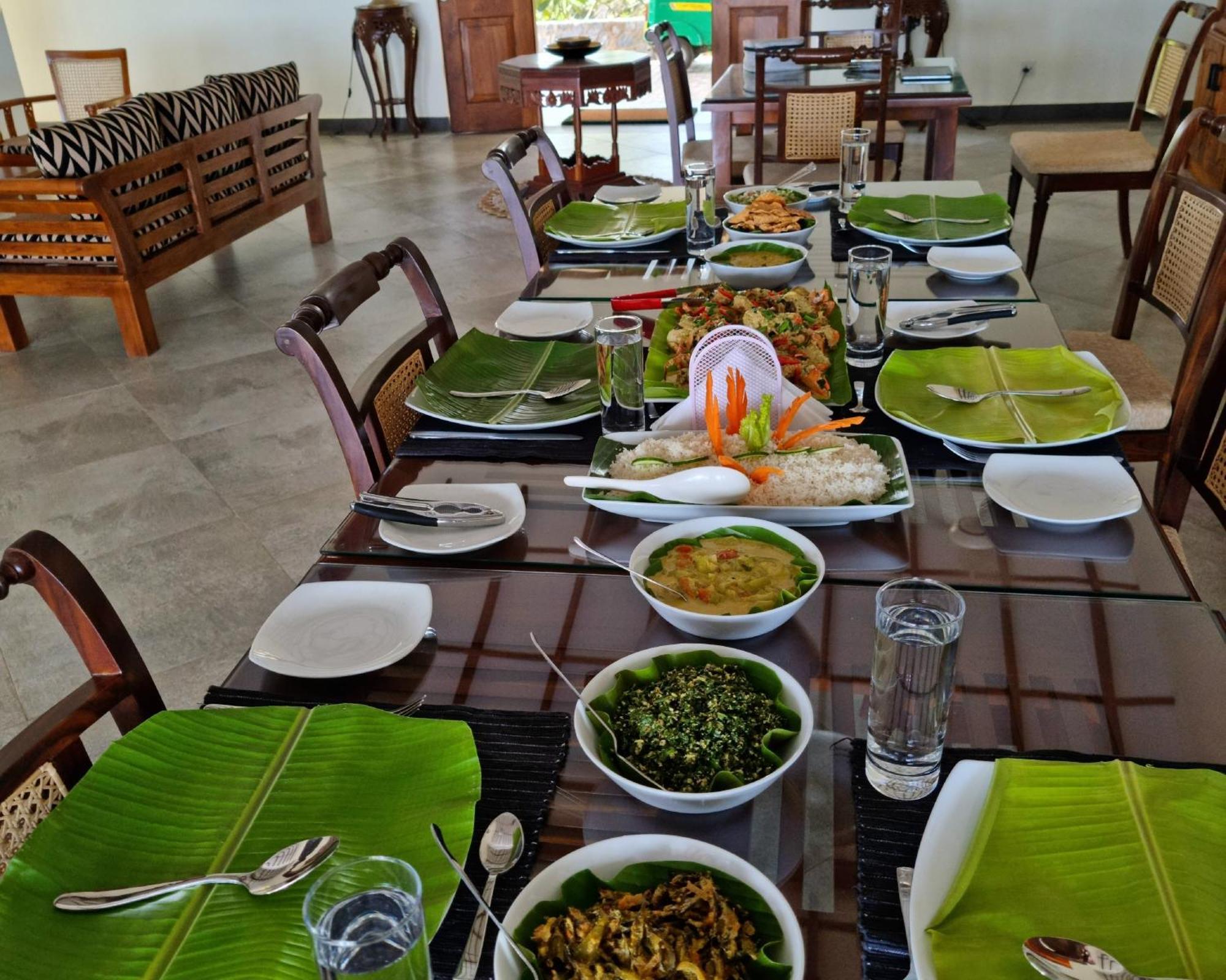 Arhimser Villa: Beachfront Bliss with Pool in Tangalle Exterior photo